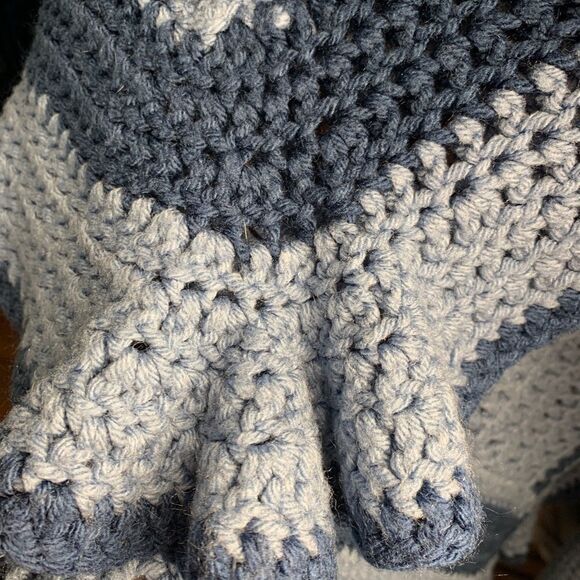 VINTAGE Handmade Knit Throw - Picture 4 of 7